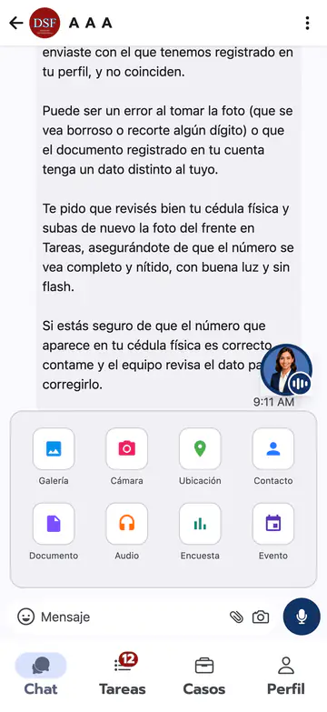 Phone chat with the attachment tray open above the message bar, showing eight tiles: Galería, Cámara, Ubicación, Contacto, Documento, Audio, Encuesta and Evento.